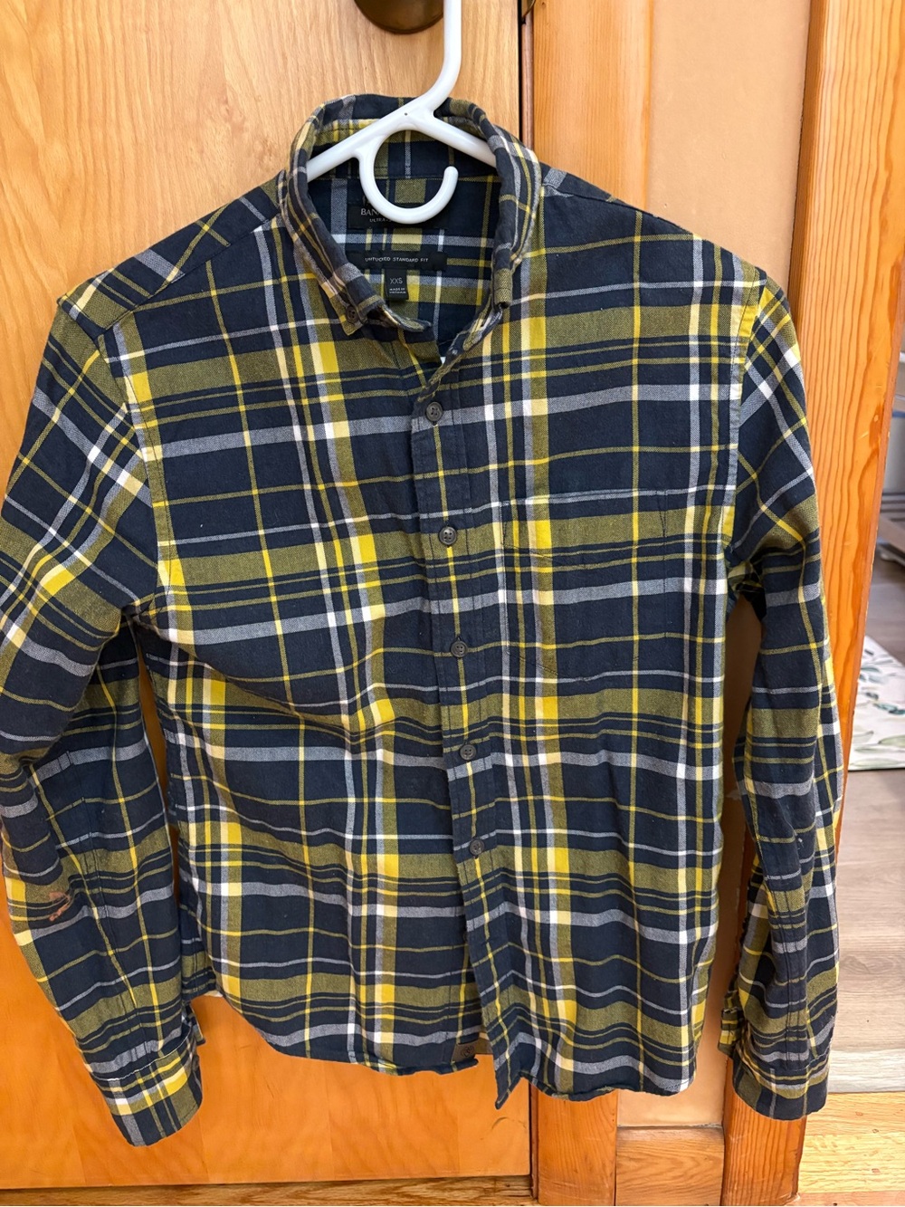 Men's Banana Republic standard fit Yellow & Black Plaid Button-Down Shirt